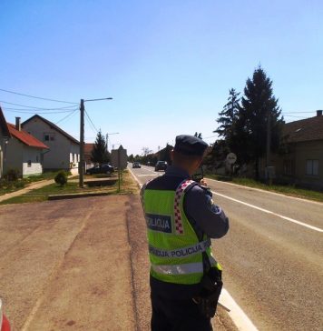 U naselju vozio 141 km/h, kod sebe nije imao ni osobnu ni vozačku dozvolu