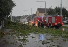 Nevrijeme zahvatilo Osijek, vatrogasci na terenu