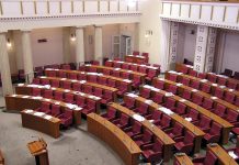 Saborski zastupnici idu na dvomjesečni odmor