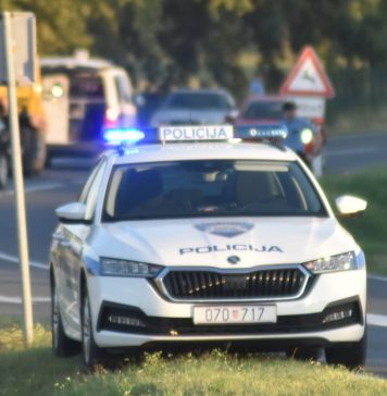 Teretno vozilo naletjelo na tri pješakinje, jedna je poginula. Vozač pobjegao s mjesta nesreće