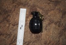 U hrpi otpada pronađena ručna bomba u originalnoj ambalaži