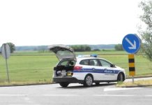 S 2,88 promila vozio traktor pa malčerom udario u parkirani automobil