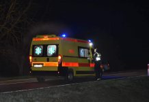 Mladić sjedio na prozoru automobila, pao tijekom vožnje i završio u bolnici