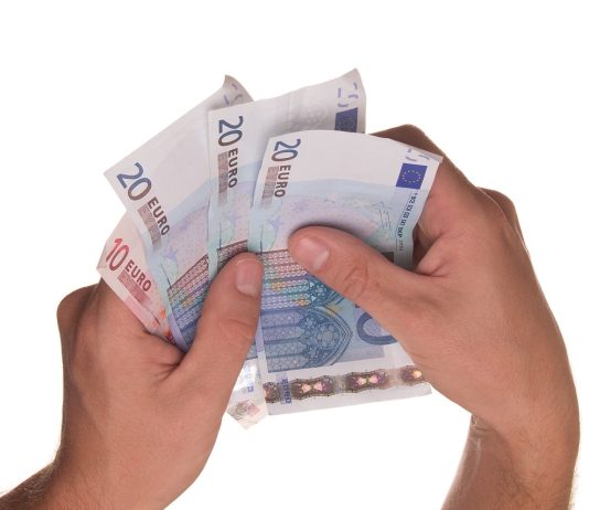 Bez naknada za vođenje računa i podizanje gotovine: Što donosi novi zakon?