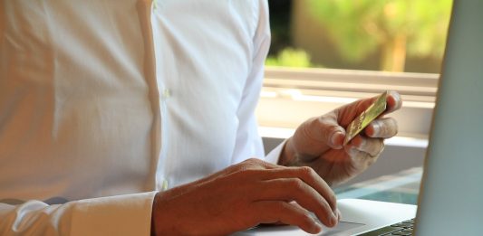 Mladić iz okolice Našica ostao bez više od 5.000 eura zbog lažnog brokera