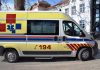 Zbog visokih temperatura 90-godišnjak izgubio ravnotežu i pao na betonski opločnik