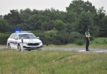 Vozač poginuo nakon slijetanja automobila u kanal