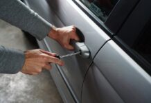 U Vukovaru u jednoj noći provaljeno u četiri automobila