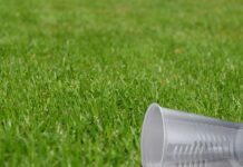 Navijač Osijeka bacio plastičnu čašu u teren: Dobio kaznu od 1500 eura i godinu dana zabrane odlaska na utakmice