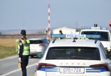 Rampa udarila u vozilo jer se vozač nije zaustavio dok se počela spuštati