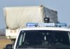 Pijan s 2,11 promila sletio kamionom u kanal kod Đakova, prikolica završila na boku