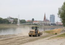 Počelo nasipavanje pijeska na dravskoj plaži kod Kopike