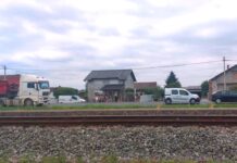 Šleper se zabio u dva auta ispred sebe, dvije osobe ozlijeđene