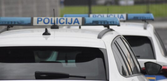 Ukrao automobil ispred trgovine pa provalio u samoposlužni solarij