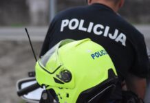 Dijete (10) vozilo neregistrirani i neosigurani motor bez kacige na glavi