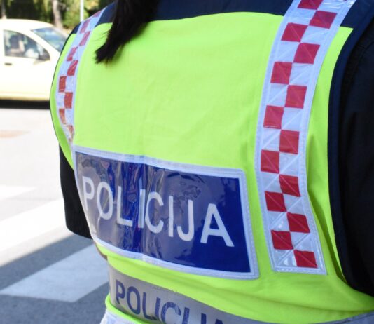 Bez vozačke i pod utjecajem alkohola sjeo za volan: čeka ga kazna od 2.650 eura