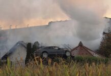 Kod Požege izbio požar u garaži: Izgorjeli skupocjeni automobili