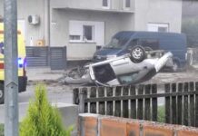 Pijani vozač u prometnoj nesreći oštetio prometne znakove, putne mostove, kuću, teretni i osobni automobil