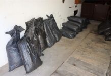 Policijski službenici u pretrazi garaže u Osijeku pronašli 470 kilograma duhana