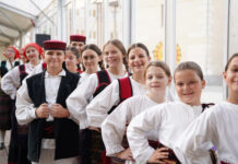 Vinkovačke jeseni nastavljaju slaviti tradiciju: Nedjelja donosi mimohod dječjih skupina i koncert Indire