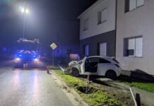 Vozačica izgubila nadzor i sletjela s ceste