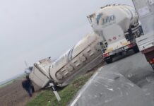 Kamion sletio s ceste na čepinskoj obilaznici