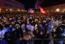 Tisuće Osječana uz Miroslava Škoru dočekale 2026. godinu na Trgu Vatroslava Lisinskog