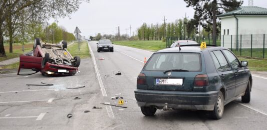 Sudar završio prevrtanjem na krov, jedna osoba ozlijeđena