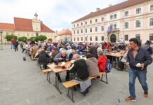Danas u Osijeku podjela fiša: 3.000 porcija na Trgu Sv. Trojstva u podne