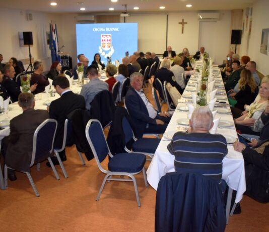Održana svečana sjednica Općine Bizovac i dodijeljena javna priznanja