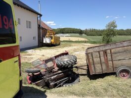 Traktor sletio u kanal, vozač završio u bolnici