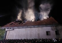 Vatrogasci iz Kešinaca i Vrbice gasili veliki požar krovišta obiteljske kuće