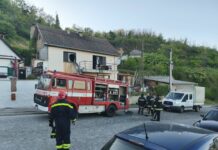 Požar obiteljske kuće u Batini, jedna osoba lakše ozlijeđena