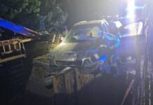 Autom sletio s ceste na ograđeno gradilište mosta, dvije osobe ozlijeđene