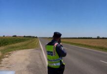 Vozio kombi s čak 2,43 promila alkohola i jurio 131 km/h – policija ga isključila iz prometa