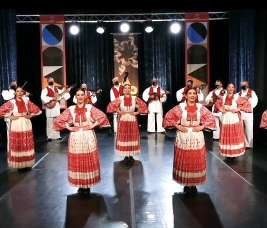 Ansambl LADO nastupa u Đakovu u okviru jubilarnih 60. Đakovačkih vezova