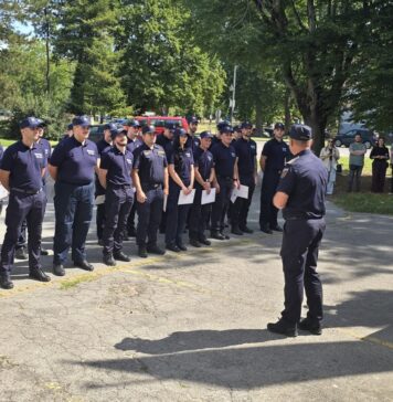 U Osijeku svjedodžbe primilo 29 novih profesionalnih vatrogasaca