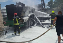 Požar u tvornici peleta kod Lipika: Zapalio se stroj i drvena masa