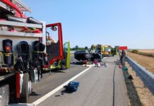 Automobil se prevrnuo na krov na autocesti A3, jedna osoba ostala prikliještena