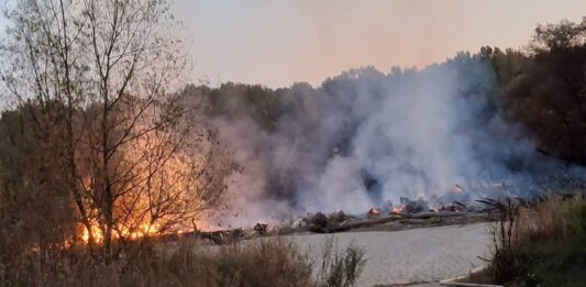 Veliki požar na kupalištu Nova Drava: Kampisti prvi krenuli gasiti požar, osoba koja ju je izazvala ponašala se agresivno