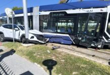 Prometna nesreća u Osijeku: nakon sudara s automobilom tramvaj iskočio iz tračnica