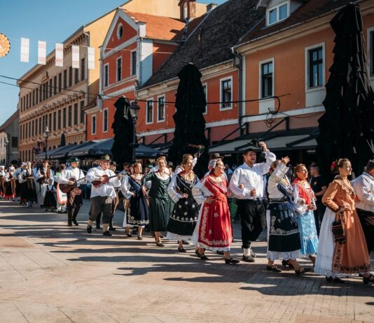 Objavljen program 61. Vinkovačkih jeseni: Deset dana folklora, tradicije i velikih koncerata