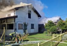 Požar napravio veliku štetu na dvije kuće, jedna osoba hospitalizirana