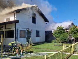 Požar napravio veliku štetu na dvije kuće, jedna osoba hospitalizirana