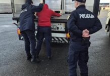 U teretnom vozilu prevozio migrante, njegov pomagač dojavljivao gdje je policija