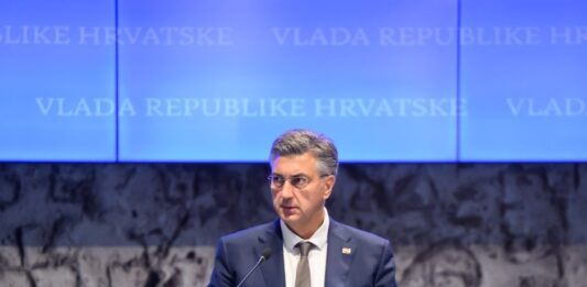 Poznato koliko će iznositi minimalna plaća iduće godine: Vlada donijela odluku