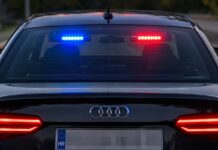 Osječanin na automobil ugradio plava i crvena rotacijska svjetla, policija ga zaustavila i kaznila
