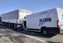 Kombi se zabio u stražnji dio kamiona, teško ozlijeđeni vozač prevezen u KBC Osijek