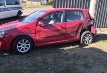 Sudar komunalnog kamiona i osobnog automobila